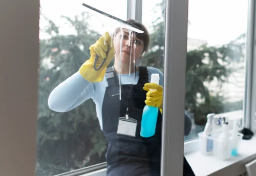 Nettoyage de vitres intérieures et extérieures à la Ferté-Chevresis
